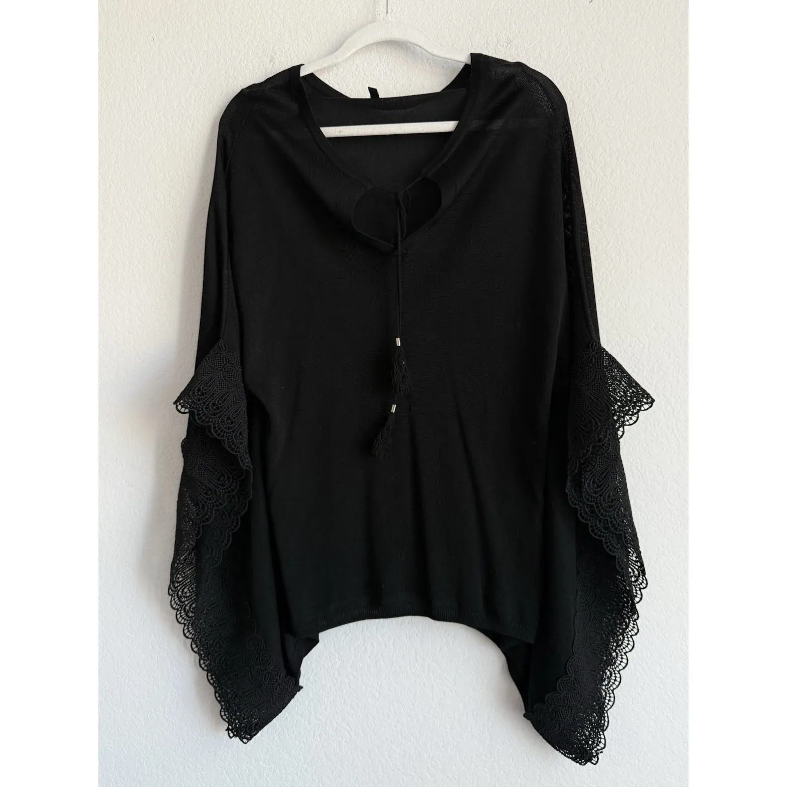 White House Black Market Butterfly Lace Poncho Top Women's Size Small Black - Image 3
