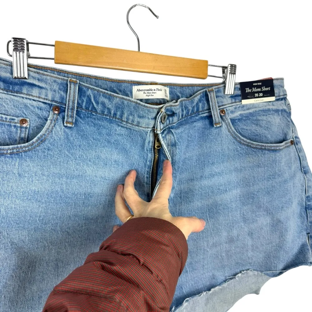 NWT Abercrombie Fitch The Mom Short High Rise Curve Love Cutoffs Denim Size 35 - Image 7