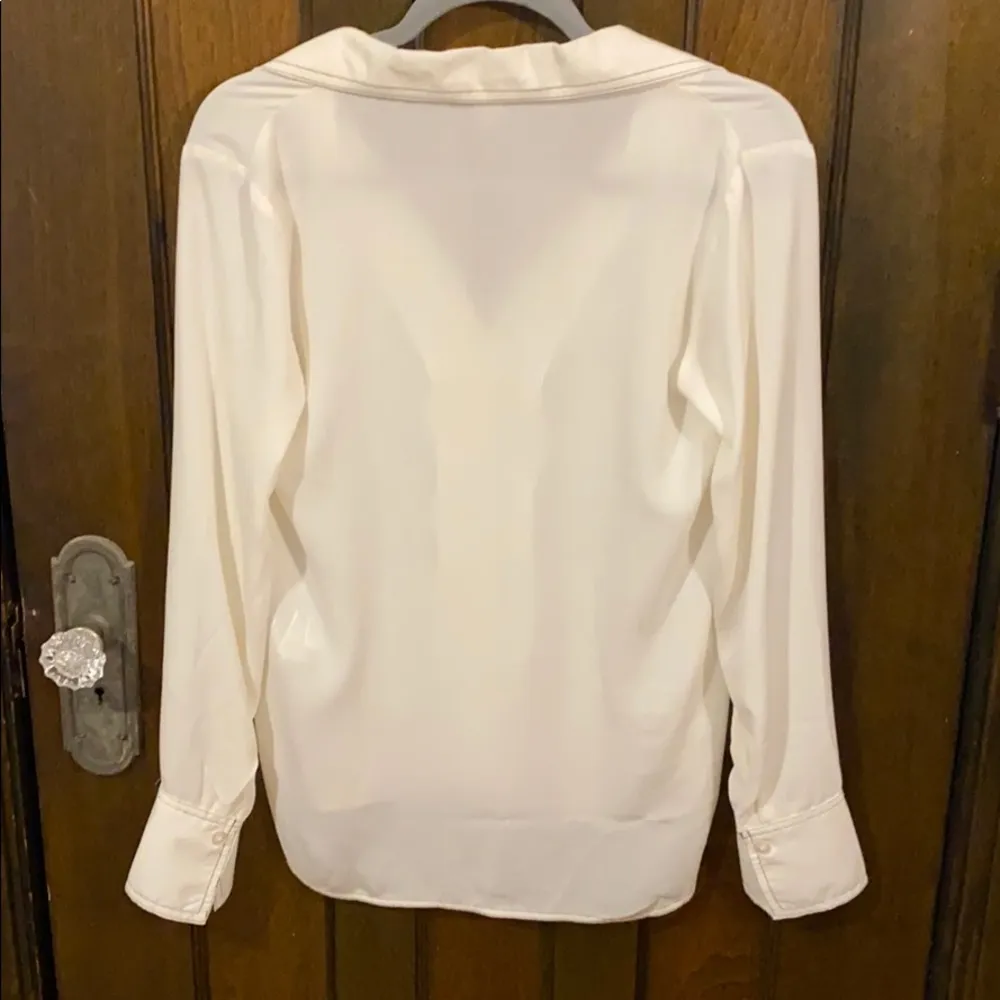 Forever 21 Women’s Button Down Shirt Small - Image 3