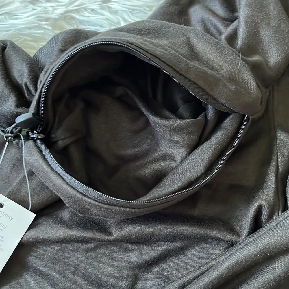 Beyond Yoga Pocket Infinity Scarf in Black One Size - Image 5