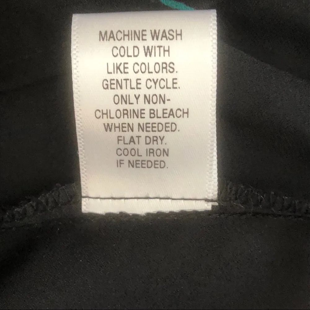 Candie’s || Black floral blouse - Image 7