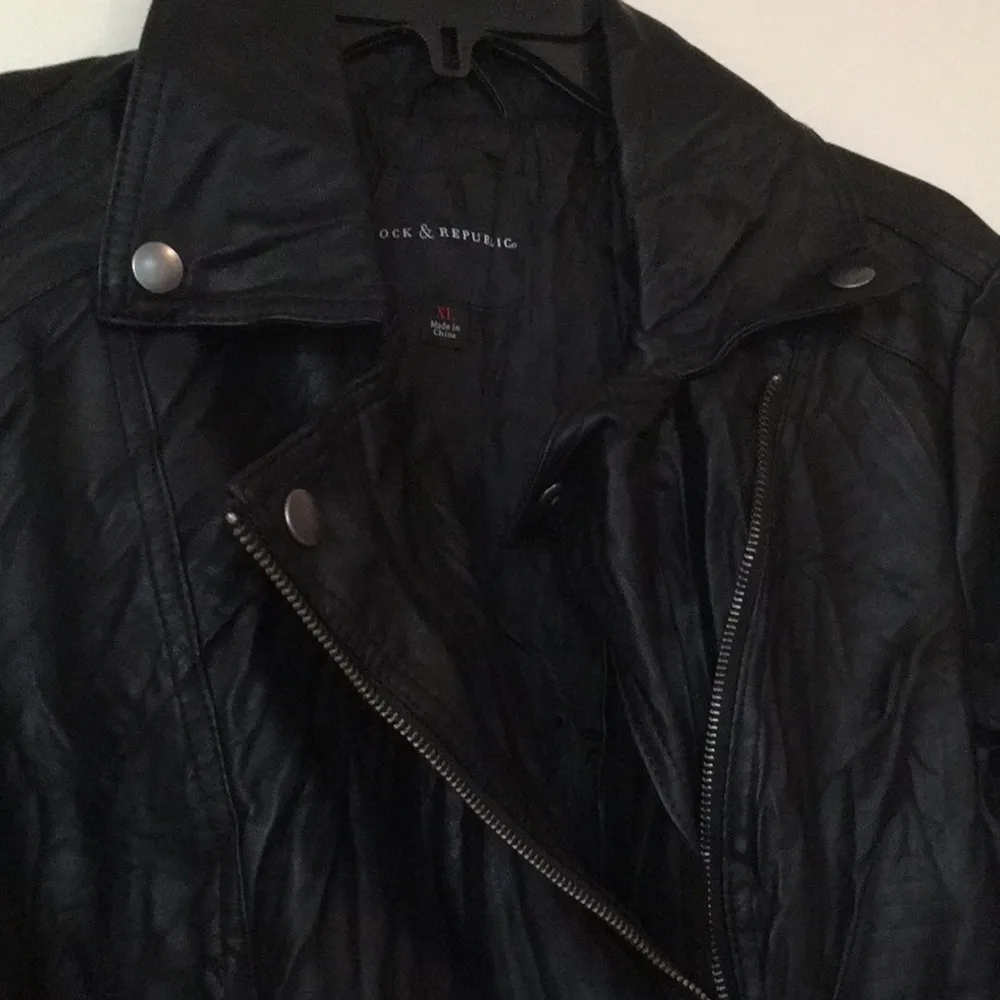 Rock & Republic Womens XL MOTO Jacket Buttery Vegan Leather Black Crinkled Style - Image 10