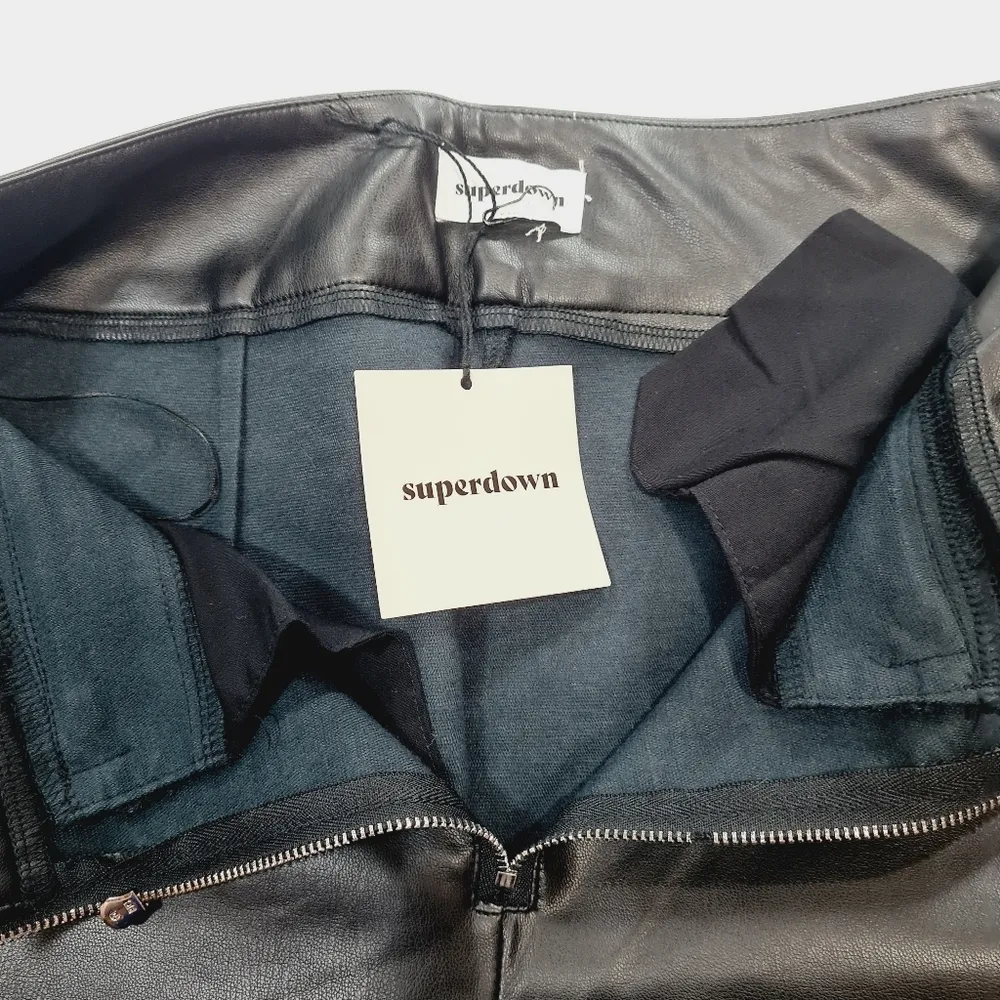 superdown  Adonia Zipper Front Pant in Black - Image 7