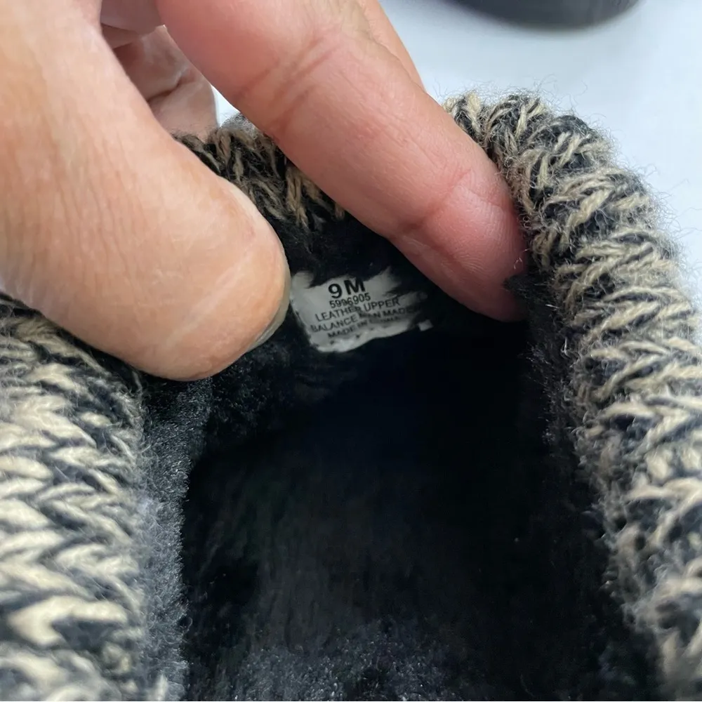 Clarks Black Leather Winter Shoes Women's 9M Knit Collar Slip On Round Toe - Image 11