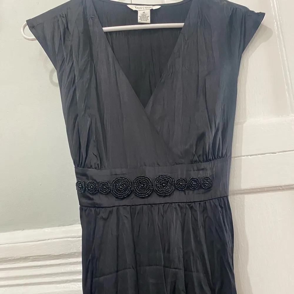 COPY - White House Black Market Womens Blouse Sz M Black Empire Beaded Waist - Image 3