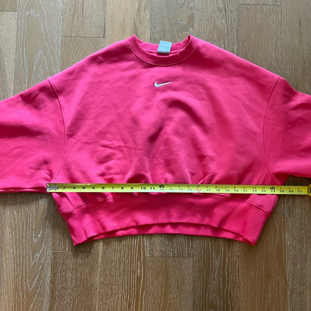 Nike Women's Pink cropped sweater used - Image 5