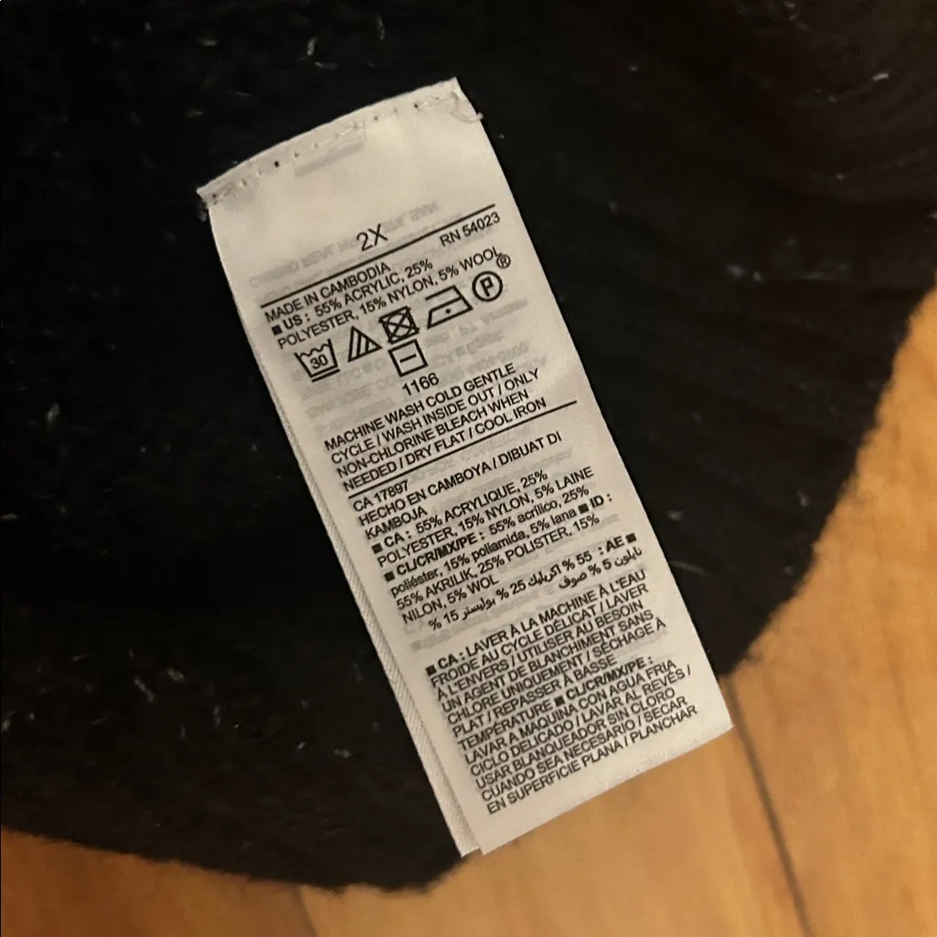 Old Navy Black and White Speckled Sweater - Image 6