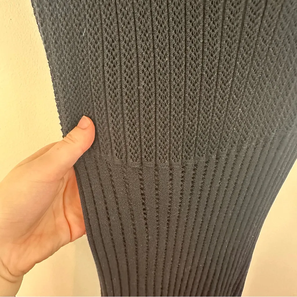 BCBG Maxazria Black Knit Short Sleeve A-Line Dress Size Medium - Image 4