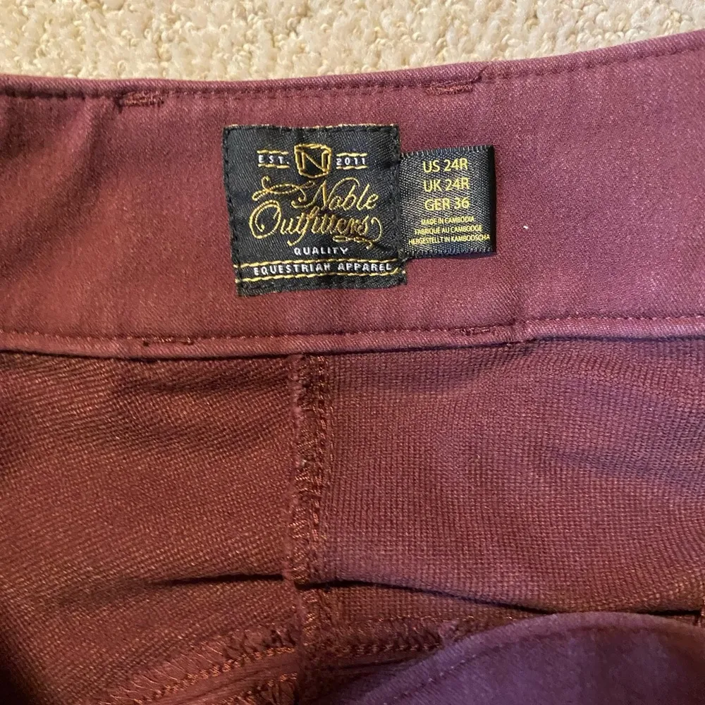 Noble Outfitters mid rise side zip riding pants burgundy Purple Size 24 - Image 2