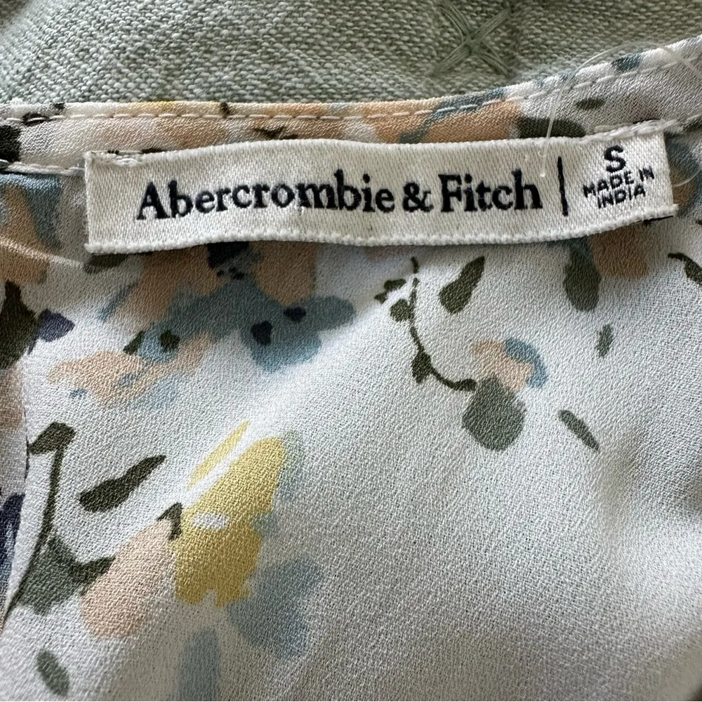 Abercrombie & Fitch Women’s Long Sleeve Floral Button-Up Dress Size Small - Image 3