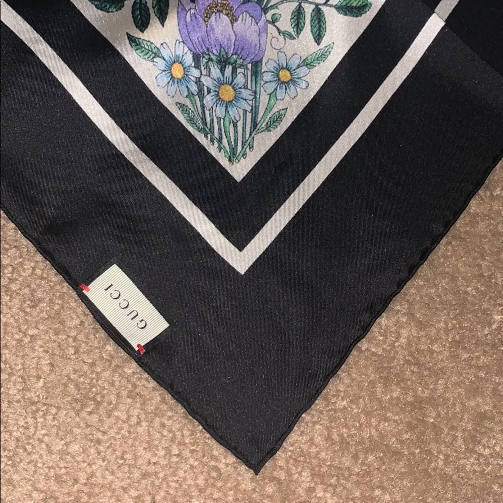 NWT Gucci Silk Scarf with Floral Print - Image 7