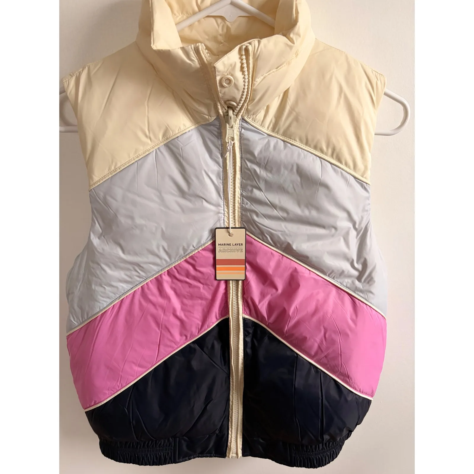 NWT Marine Layer Archive Antuco Puffer Vest Ice Colorblock Extra Small - Image 4