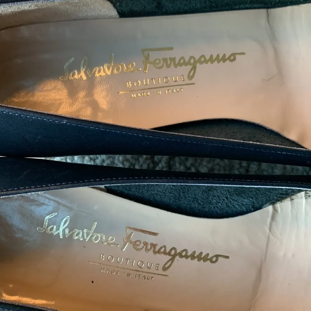 Salvatore Ferragamo | Salvatore Ferragamo Vara Pump Heels - Image 9