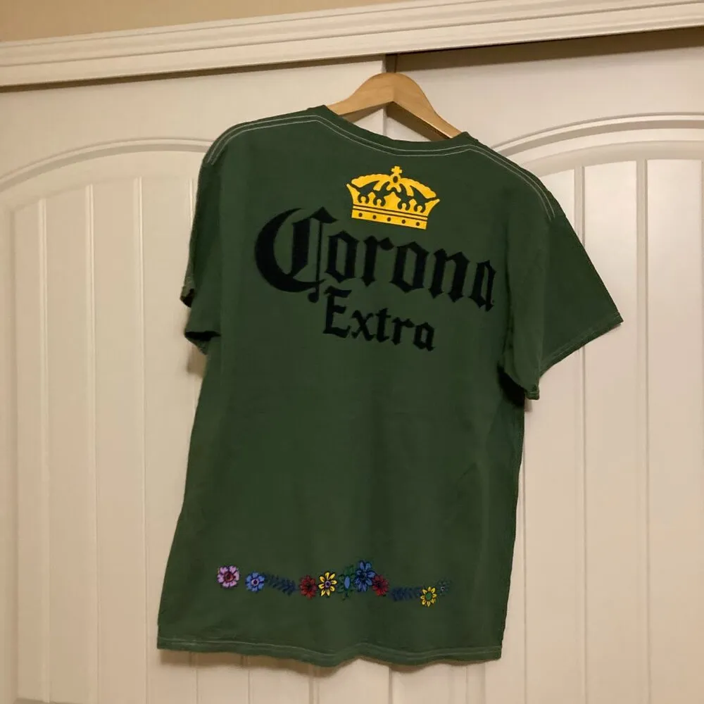 Corona La Vida Mas Fina Graphic T Shirt Large Green Short Sleeve Flowers NWOT - Image 3