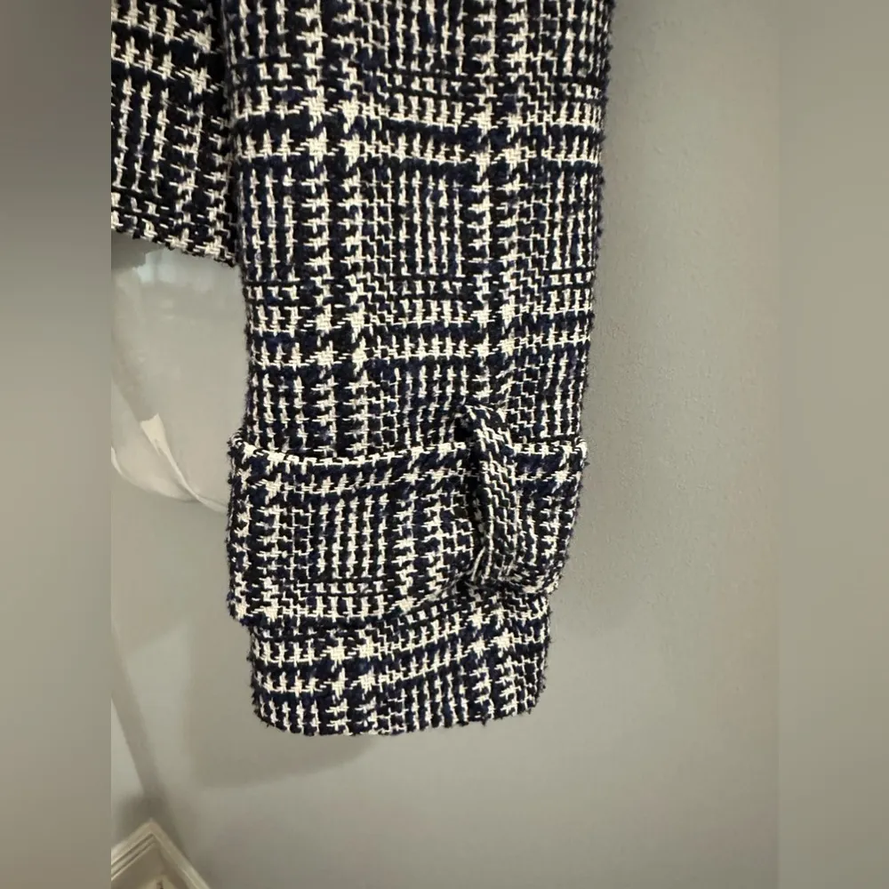 Formula Joven women’s Blue and black tweed cropped blazer See Measurements Size undefined - Image 7