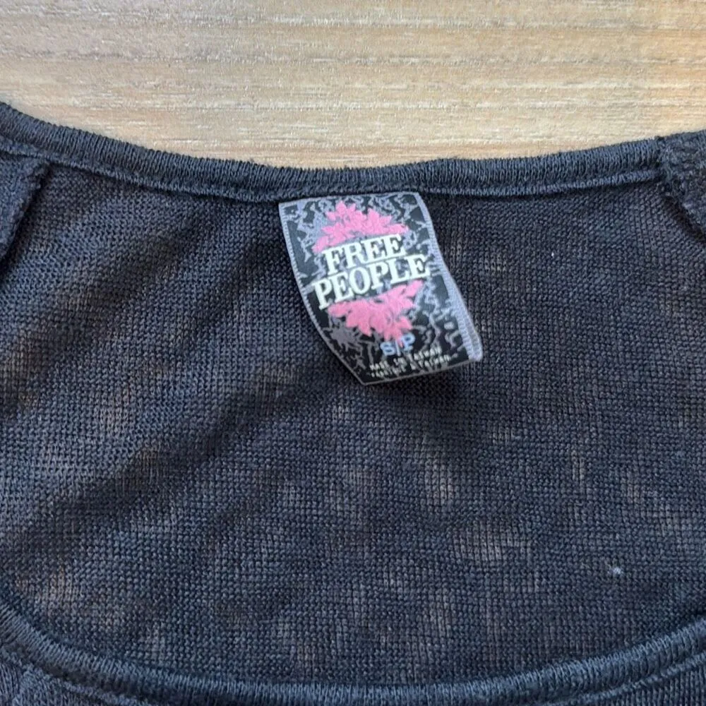 Vintage free people black/dark navy top with lace back piece size small   Has ol - Image 2