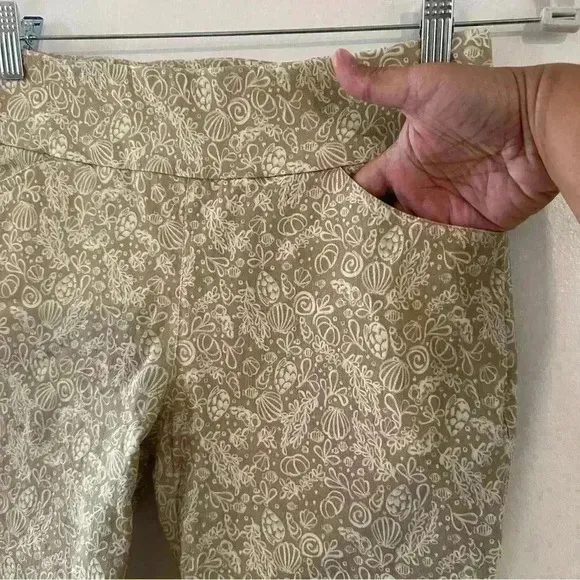 Orvis‎ Skinny Leg Chino Pants Women’s Size 6 Stretch 4 Pockets Floral - Image 2