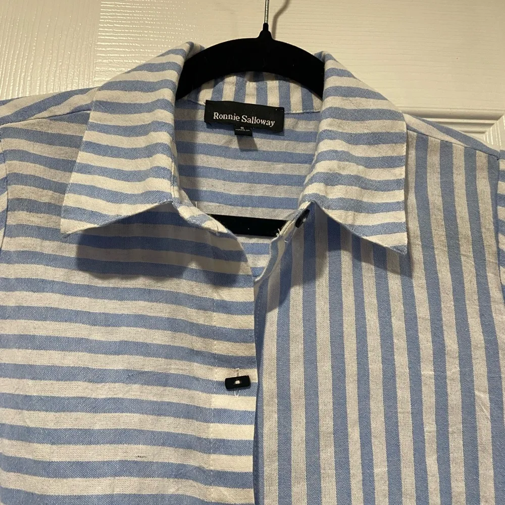 Ronnie Salloway White Blue Stripe Soft Cotton Asymmetrical Tunic Top Size S - Image 2