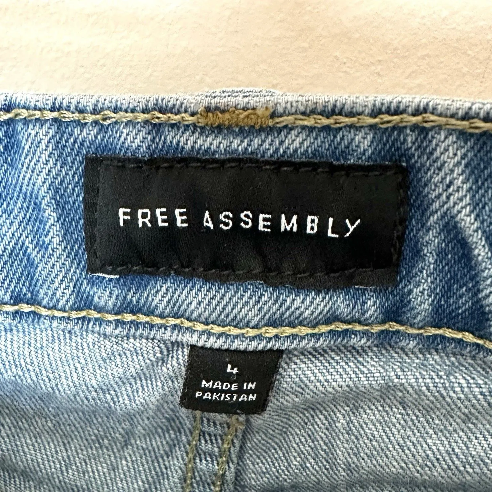 Free Assembly Denim Jeans Women’s 4 Patchwork Raw Hem High Rise Retro Casual Blue - Image 2