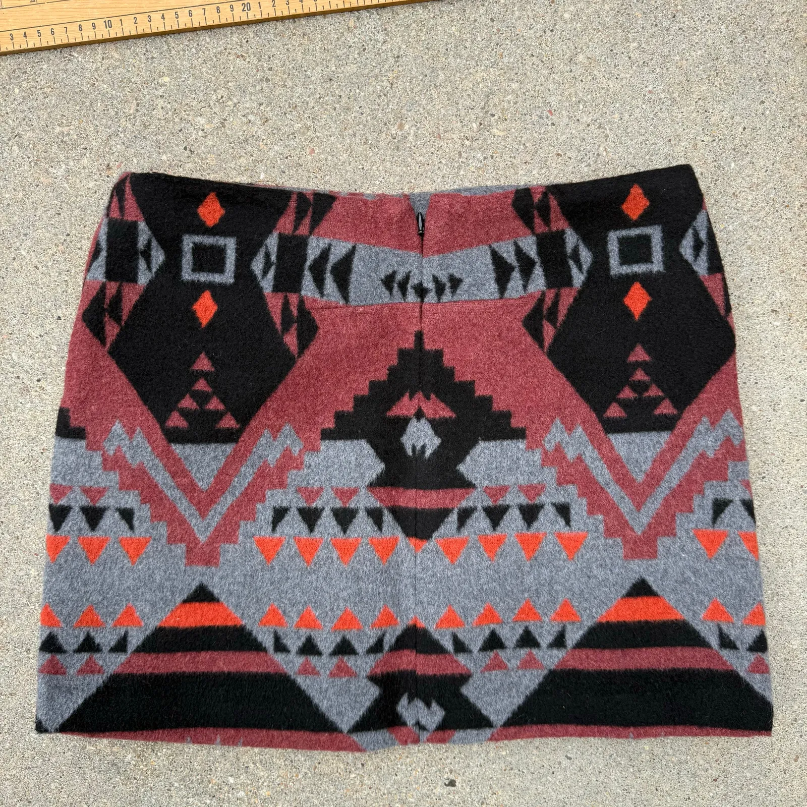 Gap Mini Skirt Wool Blend Aztec Print Red Black Southwest Ski Bell NWT Size 8 - Image 2