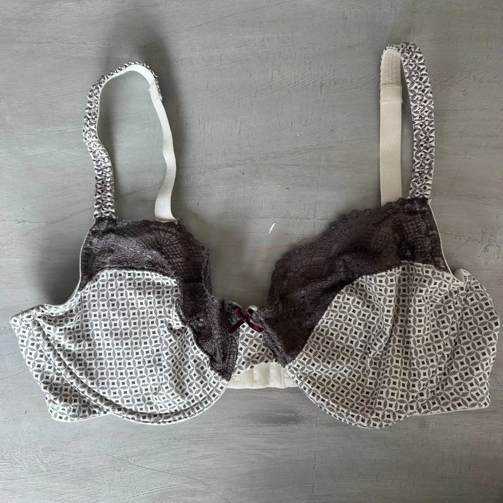 Soma Intimates Lace Trimmed Smoothing Underwire Geometric Pattern Bra Size 38D - Image 9