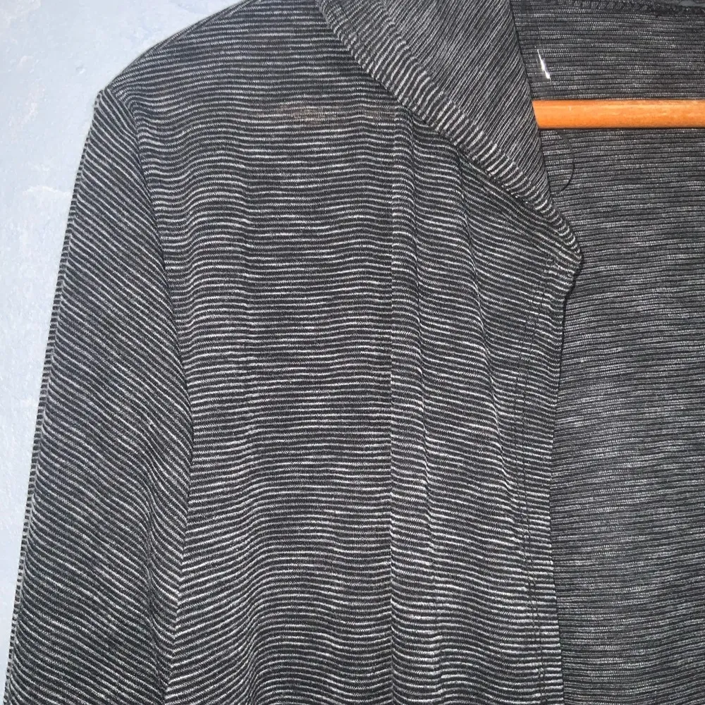 Scarlett Black & Gray Striped Hooded Open Front Lightweight Cardigan Tunic 1X - Image 2