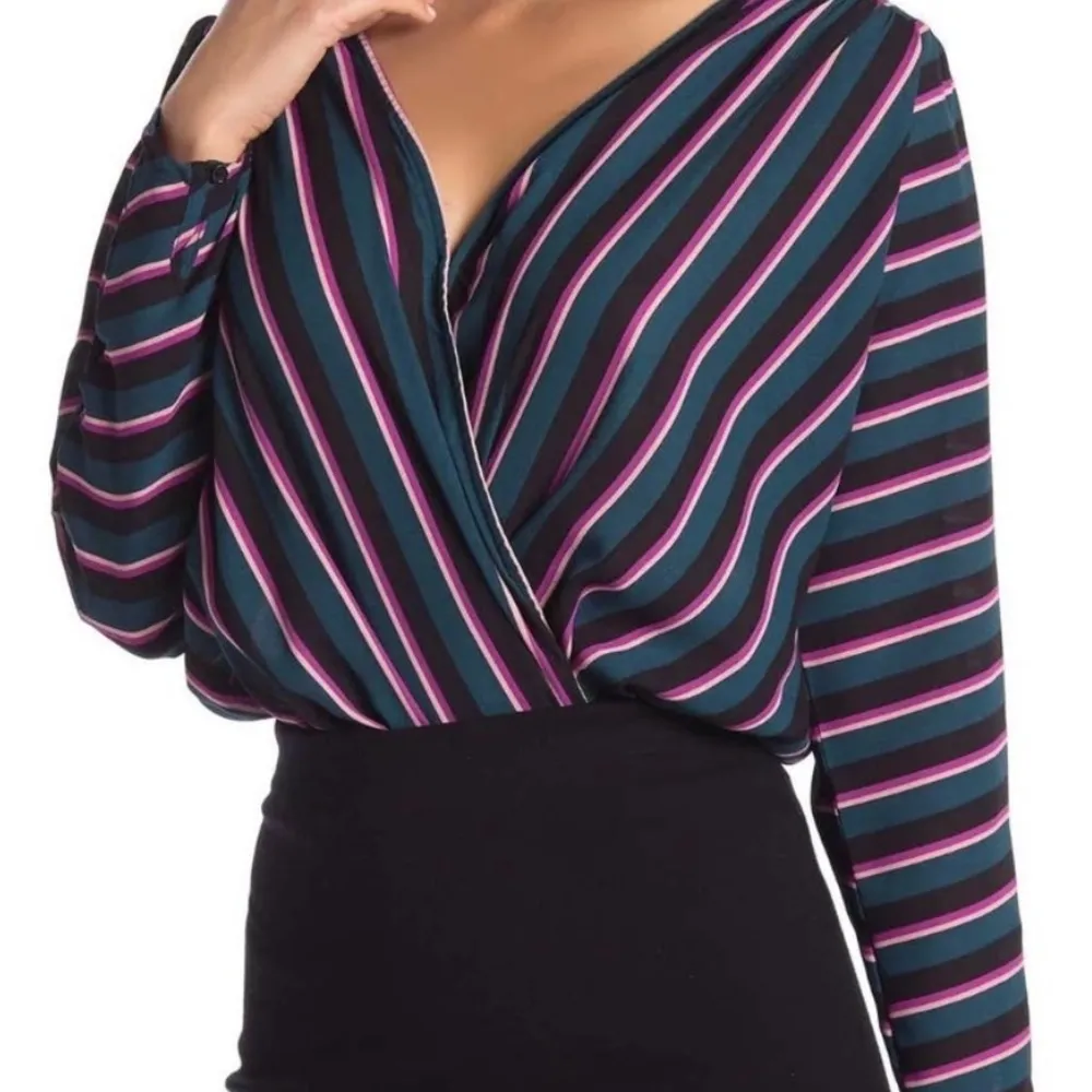 Astr Women’s Plunging V Neck Bodysuit Blue Pink Stripe Long Sleeve Top‎ Size Med - Image 3