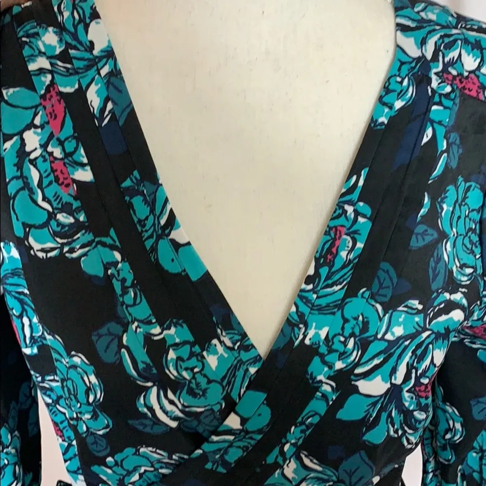 ModCloth NWOT floral wrap around blouse - Image 3