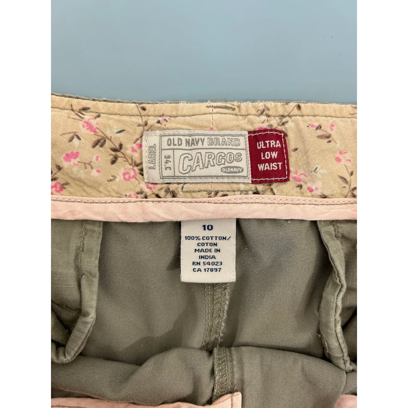 Vtg Y2K Old Navy green cargo pants size 10 ultra low waist wide leg embroidery - Image 5