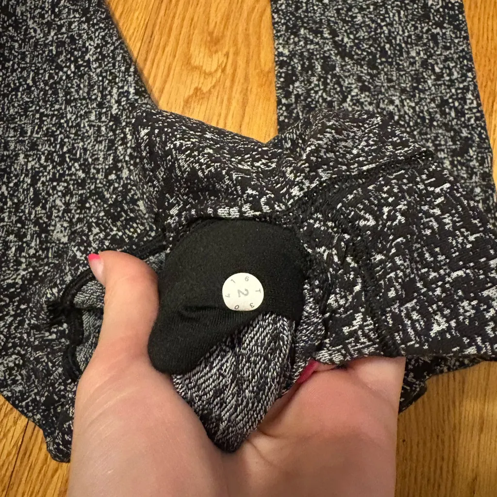 Lululemon Wunder Under Hi-Rise Luon Suited Jacquard Black White Leggings - Image 6