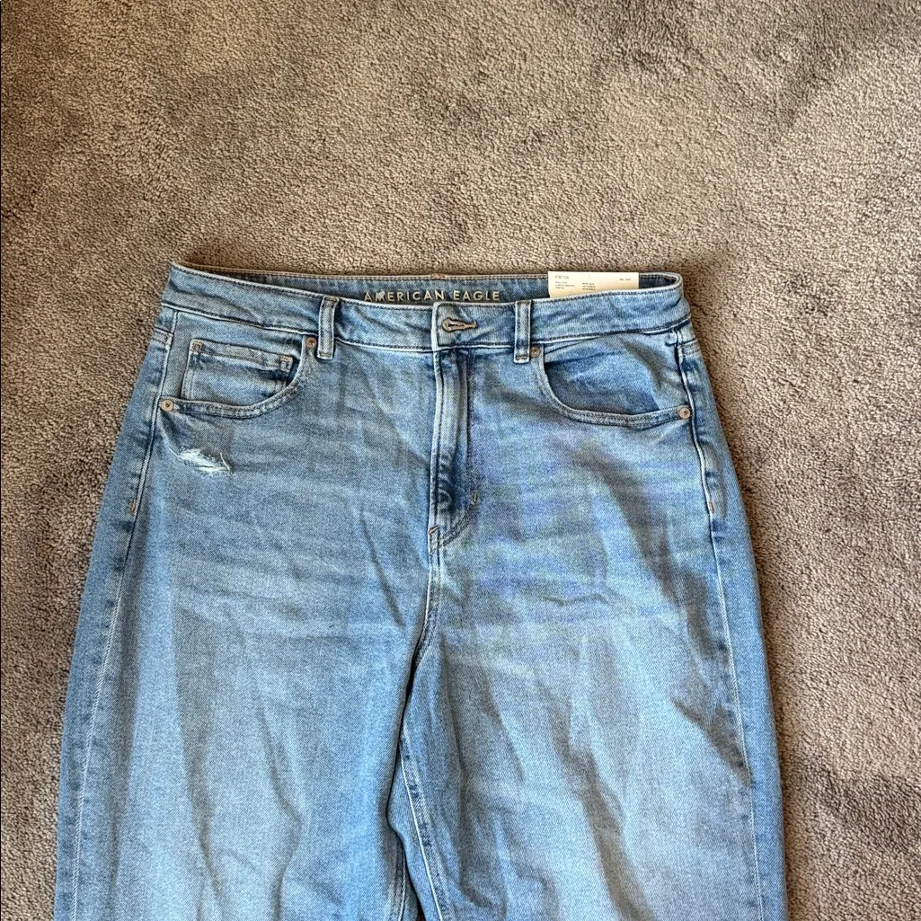 American Eagle Mom High Rise Stretch Jeans SIZE 14/32W Long - Image 2