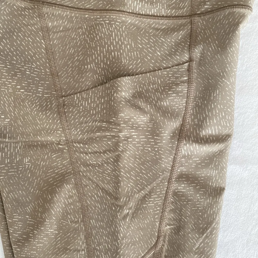 ATHLETA Tan Rainwater White Fleck Salutation Stash Pocket Leggings - Image 11