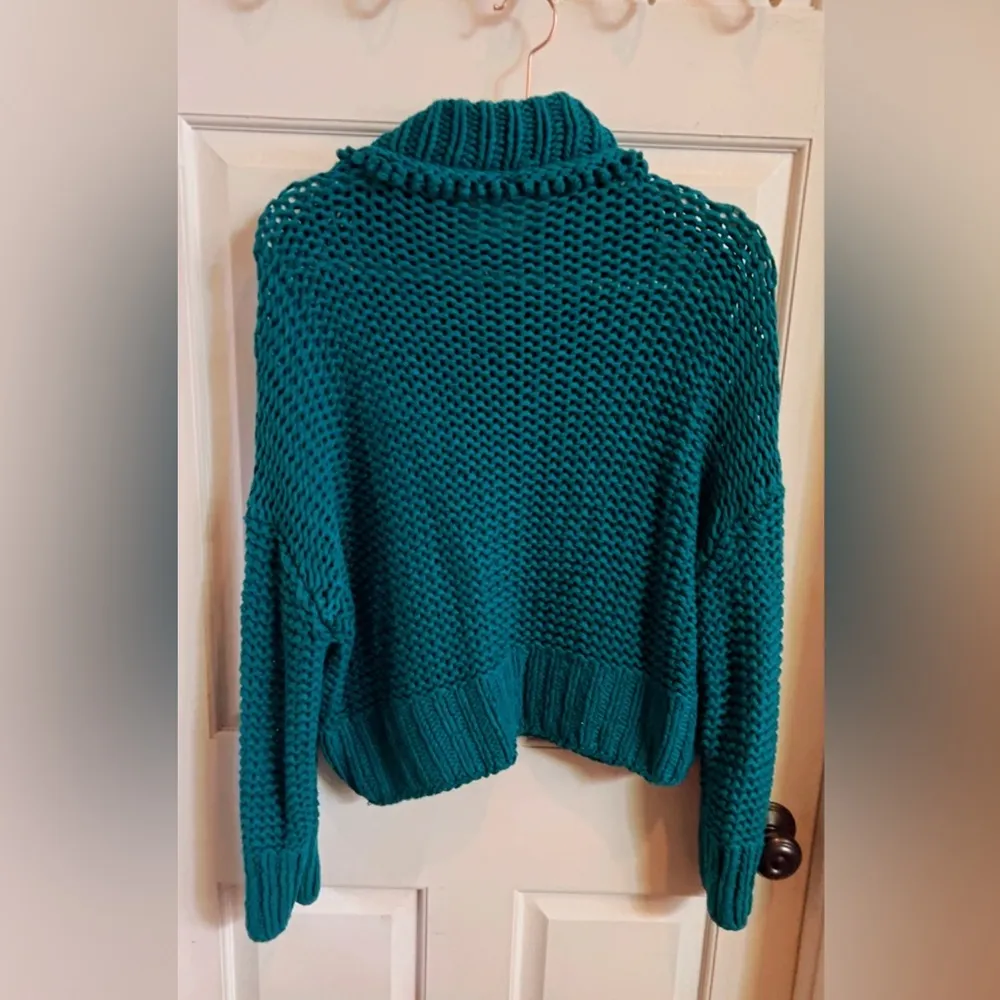 🎉 Free People | Turquoise Chunky Knit Cropped Half Turtleneck Sweater Size S/P - Image 4