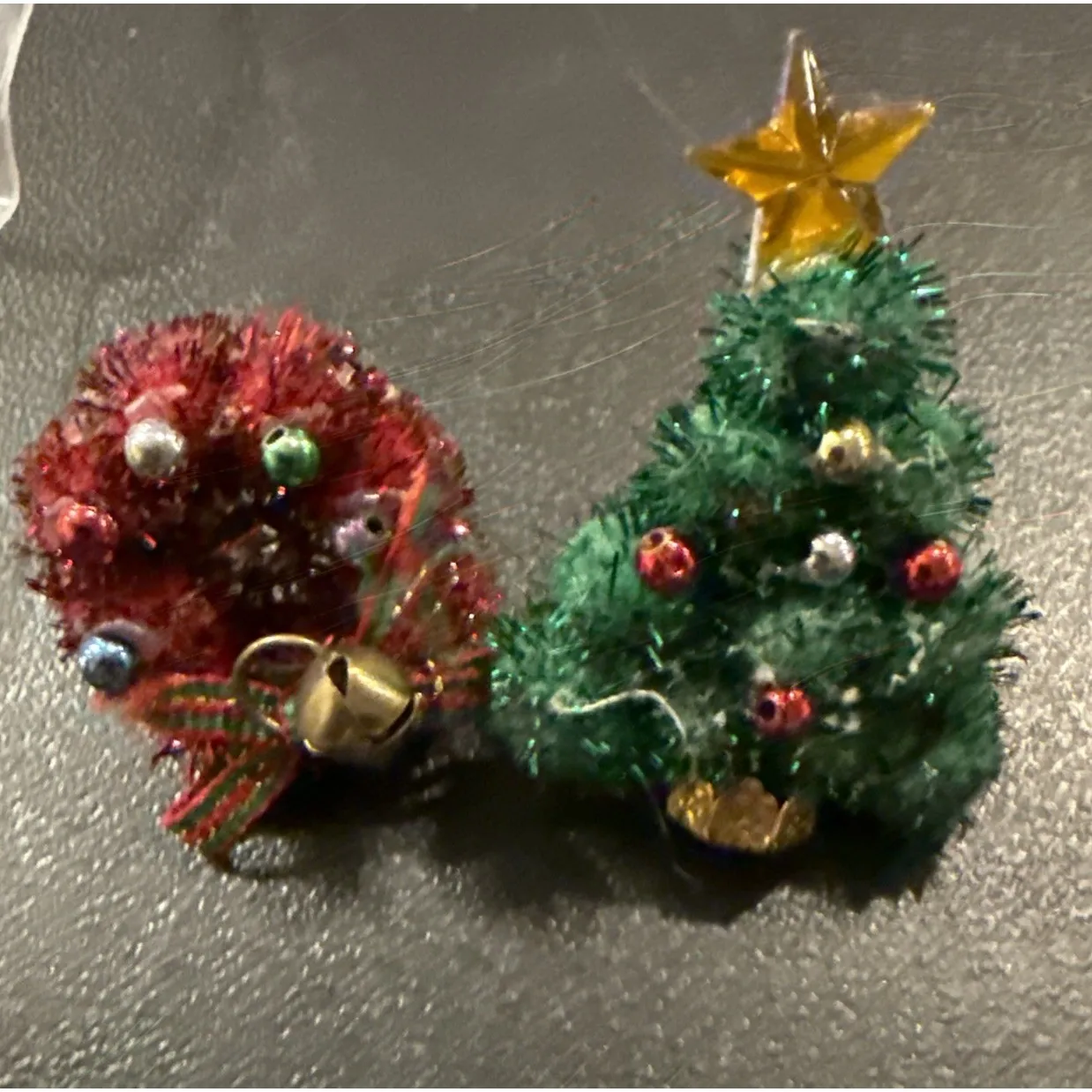 Christmas Holiday Lot Of 6 Earrings Brooch Ring Vintage Wreath Trees Santa - Image 5