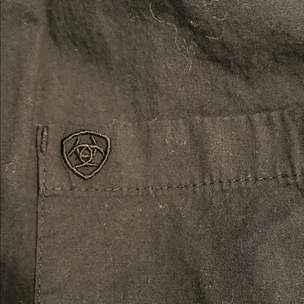 Ariat Black and White Patterned Shirt size M excellent condition length 27” - Image 7