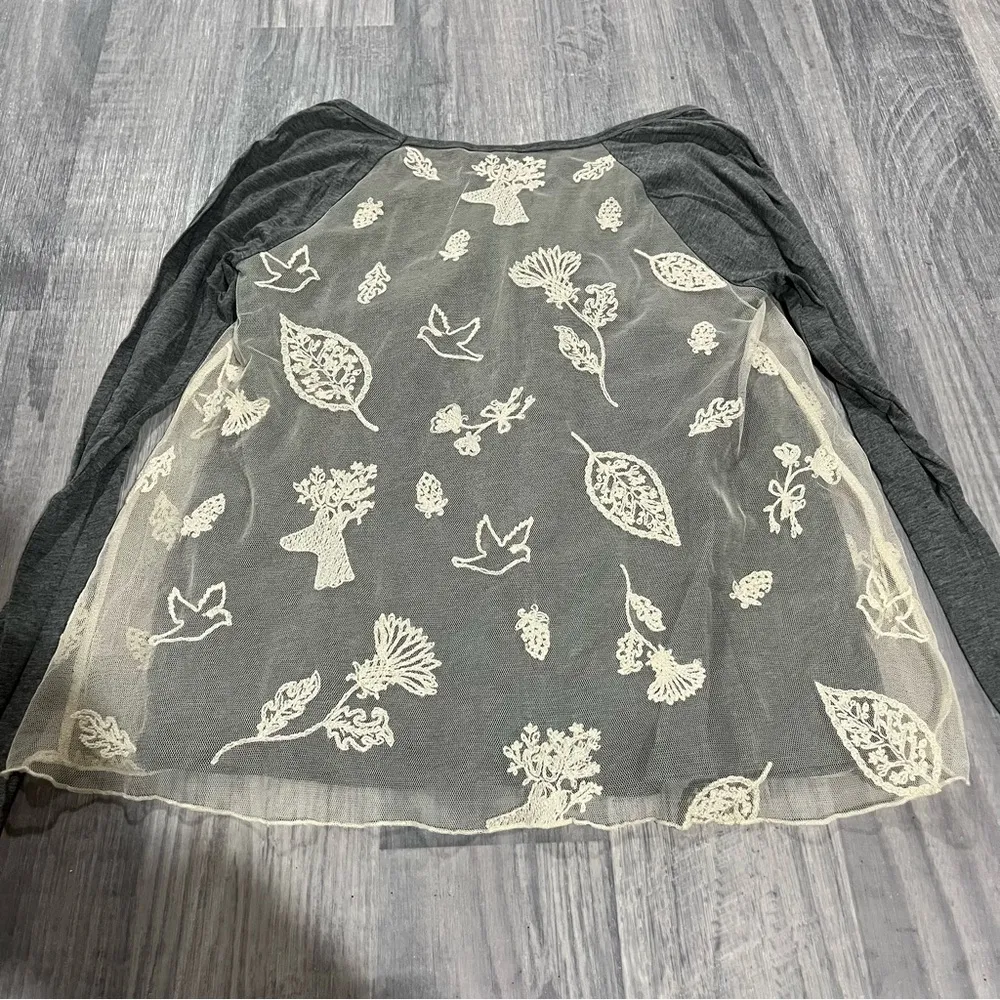 Anthropologie Eloise Grey Long Sleeve Blouse Top with Lace Woodland Theme - Image 9