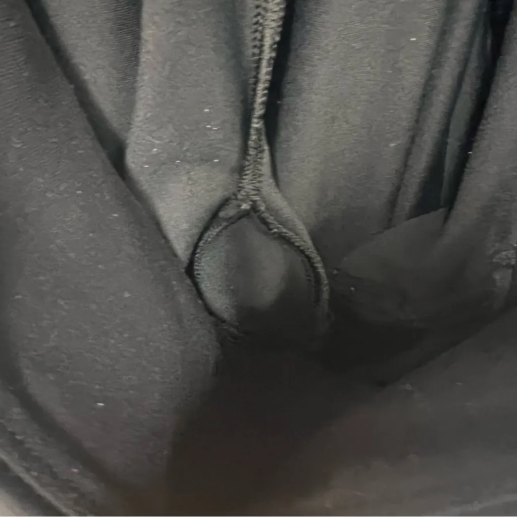 Revolve Strut This “Make Sweat Sexy” Cropped Black Leggings size medium - Image 8