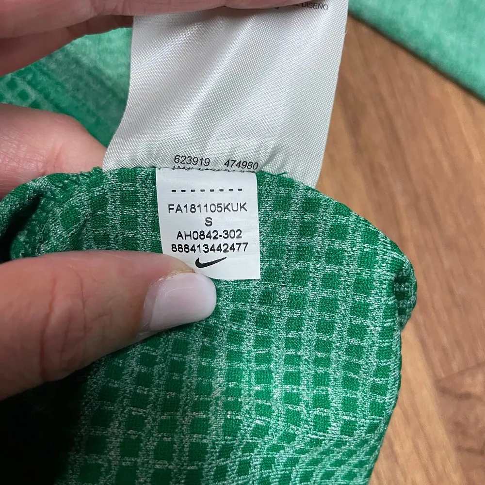 Nike Dri-Fit Women Green Pullover Long Sleeve Mock Neck NFL Team NY Jets Small - Image 7