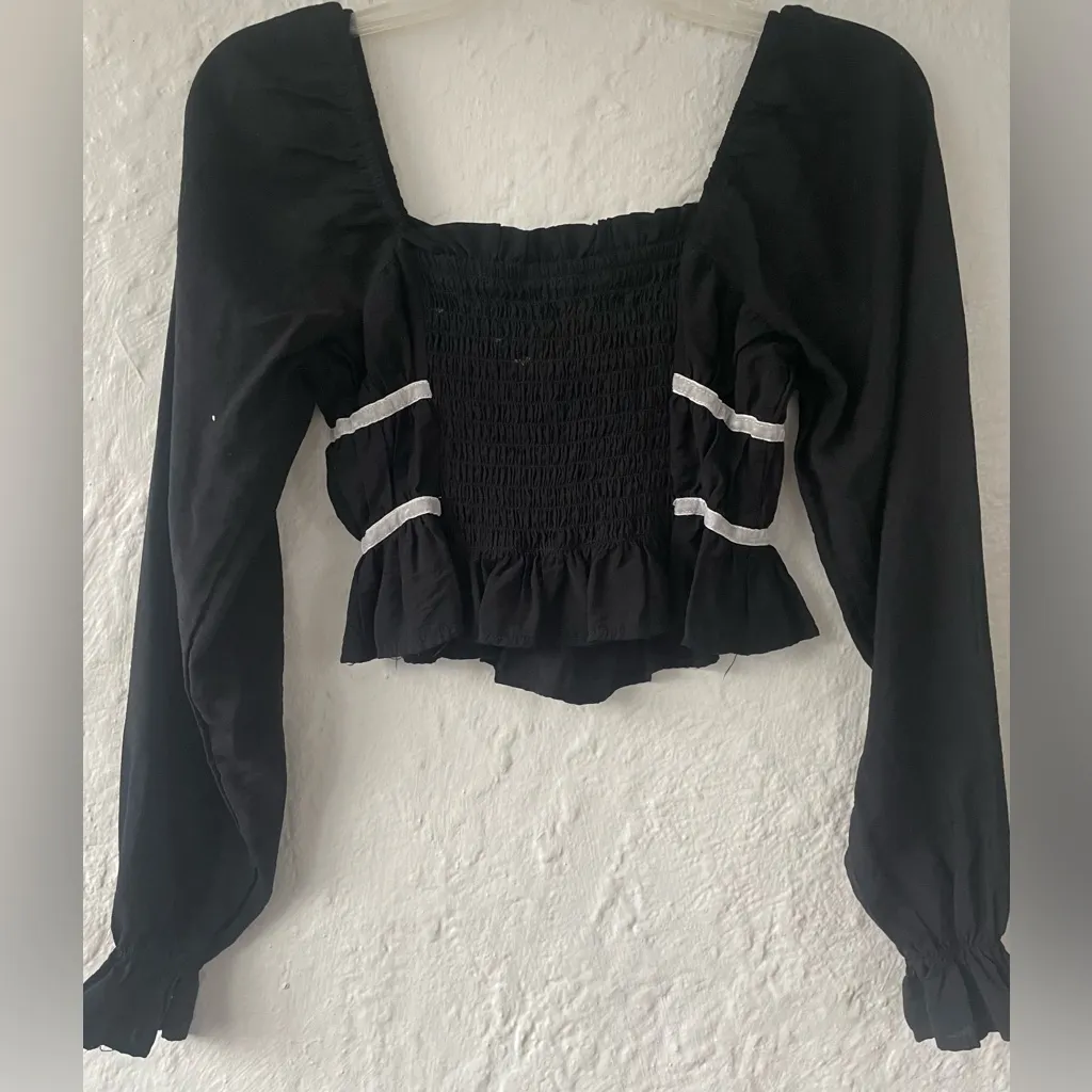 Thirty Thirty Black White Off The Shoulder Cropped Top, Bow, Smocked Back; XS - Image 5