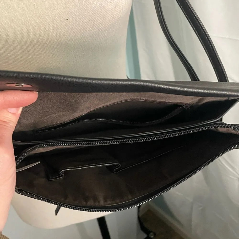 Pretty‎ Persuasions Black Cross Body Bag - Image 3