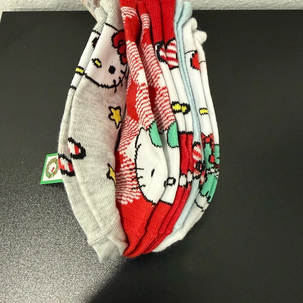 Hello Kitty Nwt  Ankle Socks Set 5 pairs - Image 6