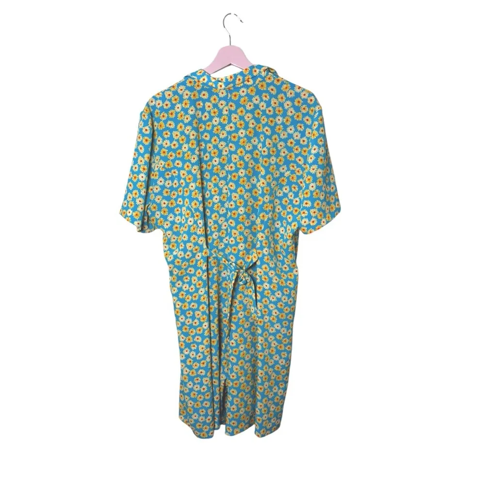 Vintage polyester daisy print Floral Button - Image 2