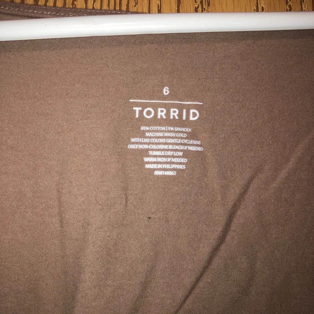 Torrid Plus Size Tan Woman’s Basic Plain Casual Shirt Size 6X - Image 3