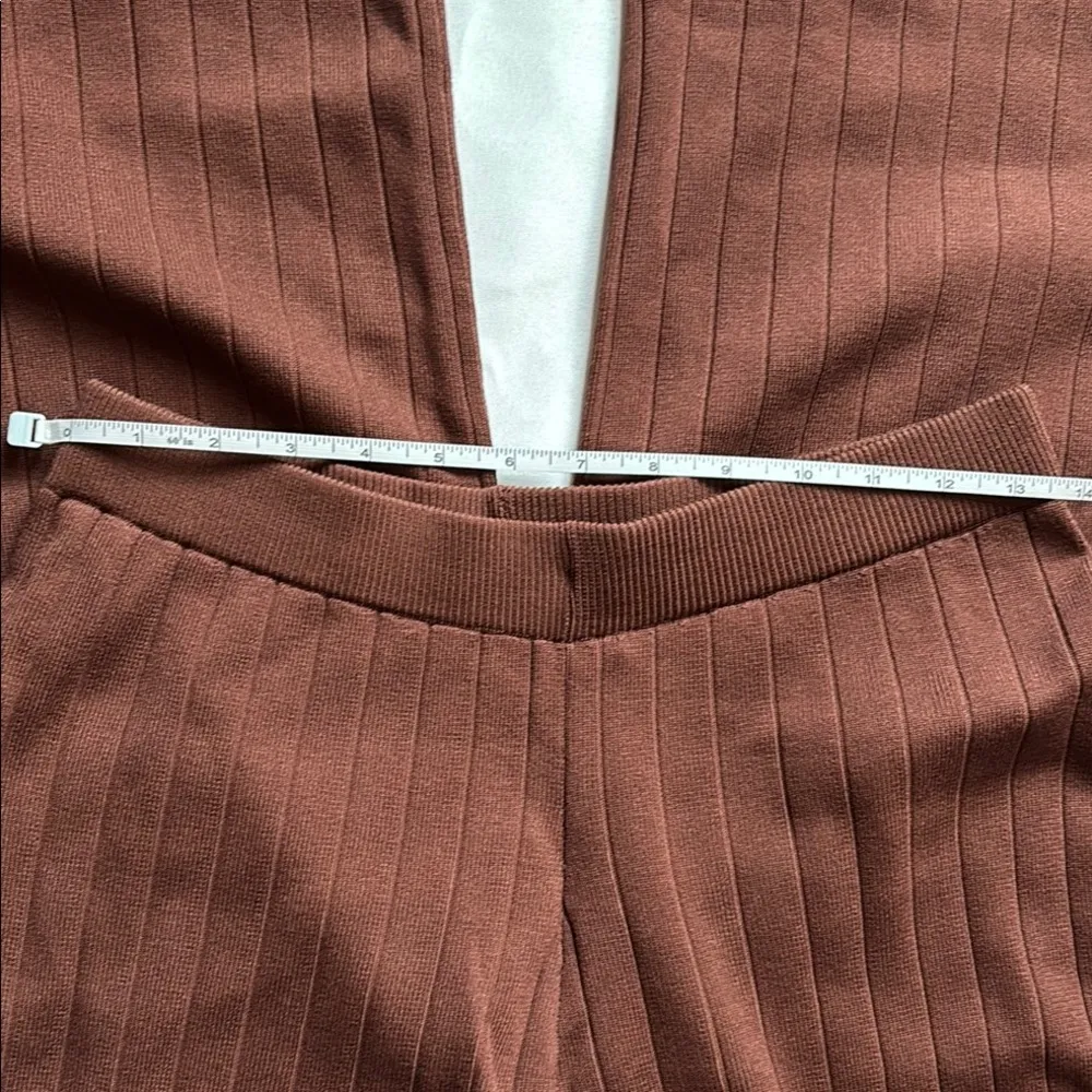 Two Piece Set Brown Women Size Medium NWOT - Image 4