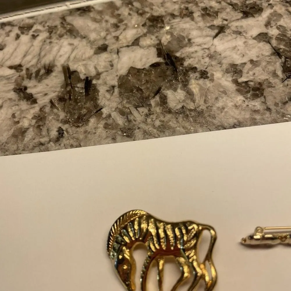 Lot Of 3 Gold Tone Safari Animals Brooch / Pin - Image 3