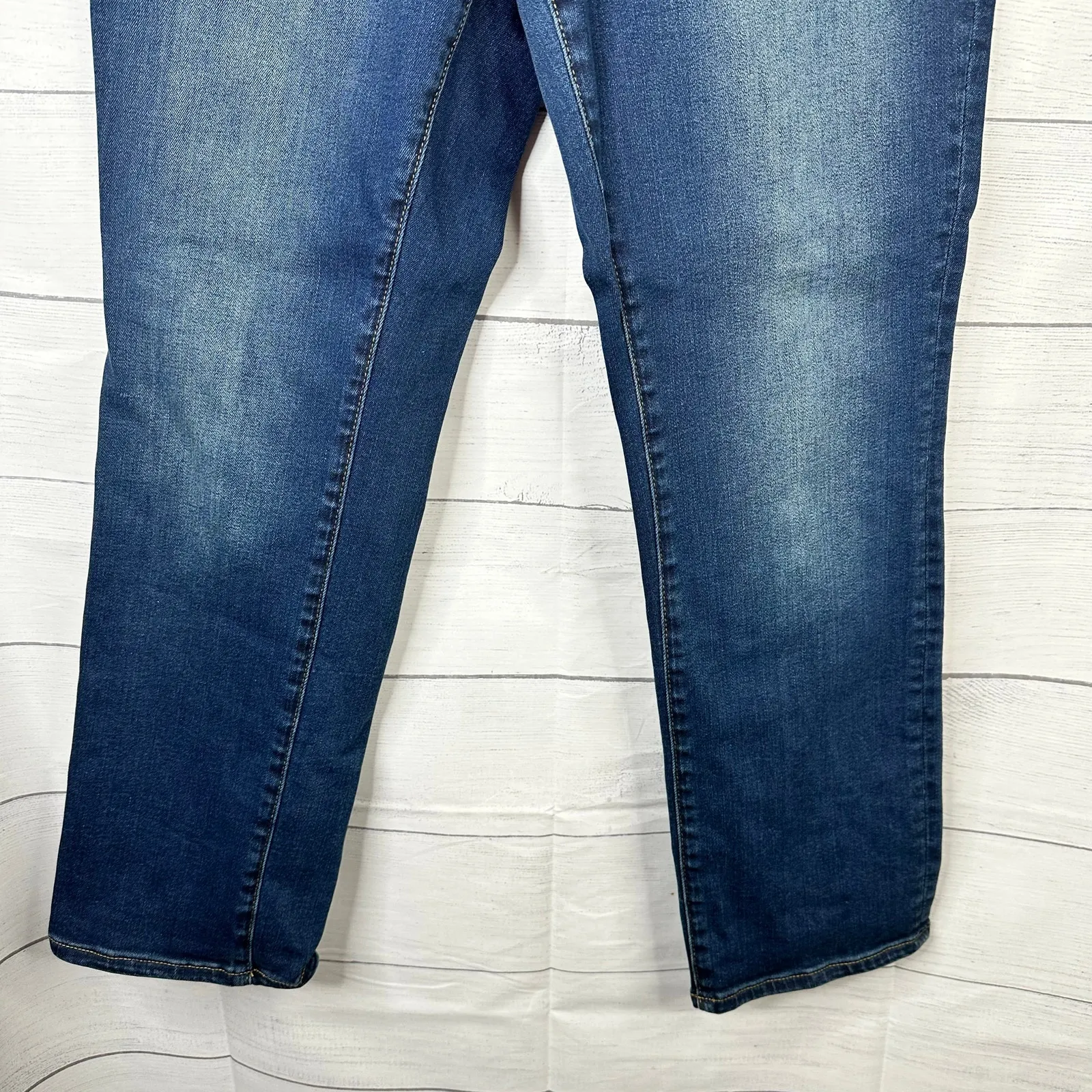 Lands End Womens size 8 Petite Mid Rise Straight Denim Jeans - Image 4