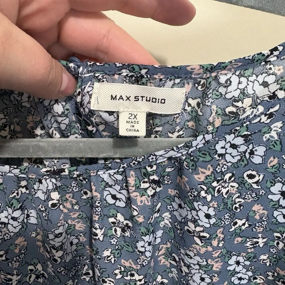 Max Studio Blue Floral Print Crepe Ruched Sleeve Blouse Lightweight 2X Cottage - Image 2