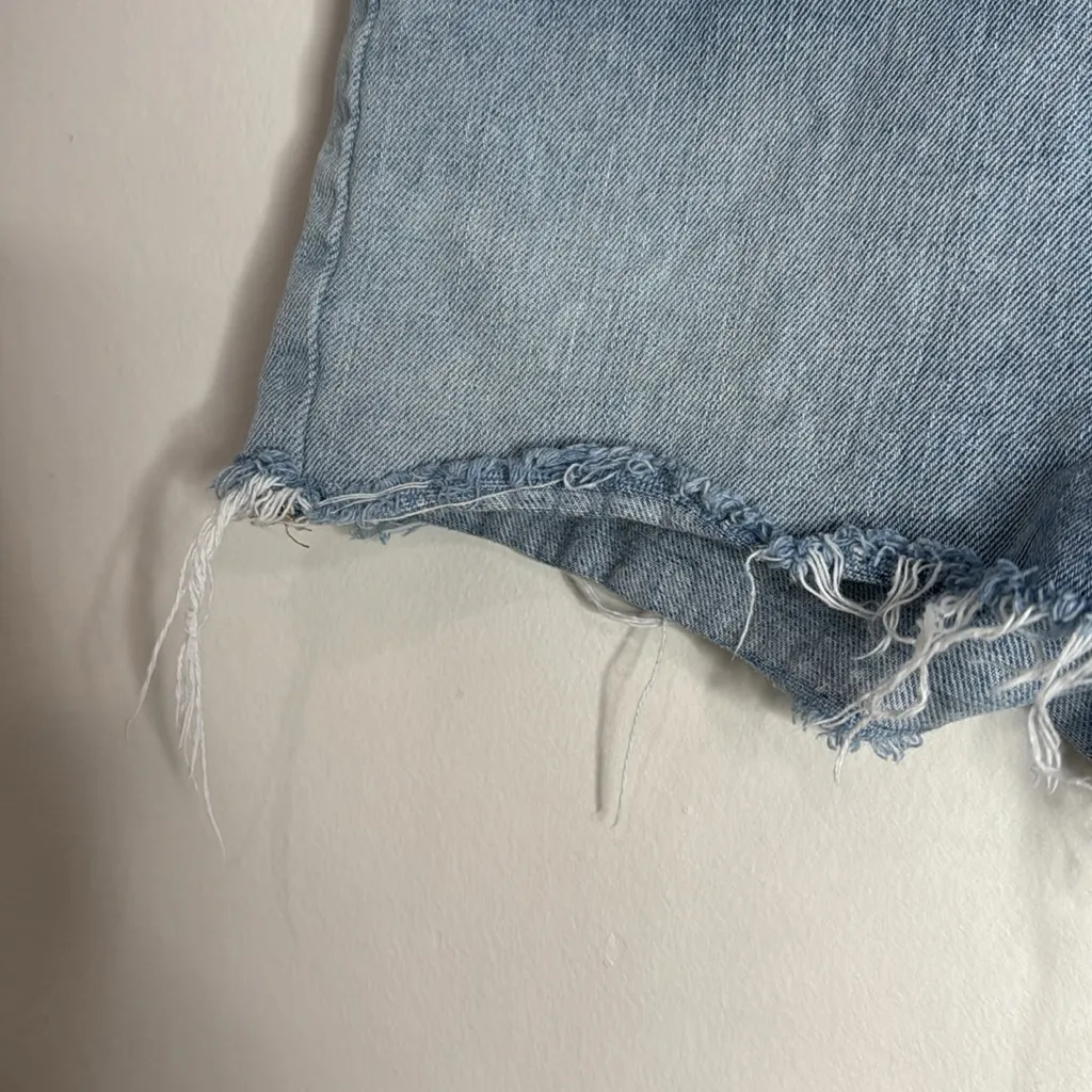 UO BDG GirlFriend High-Rise Raw Hem Light Blue Jean Shorts Distressed size 29 - Image 6