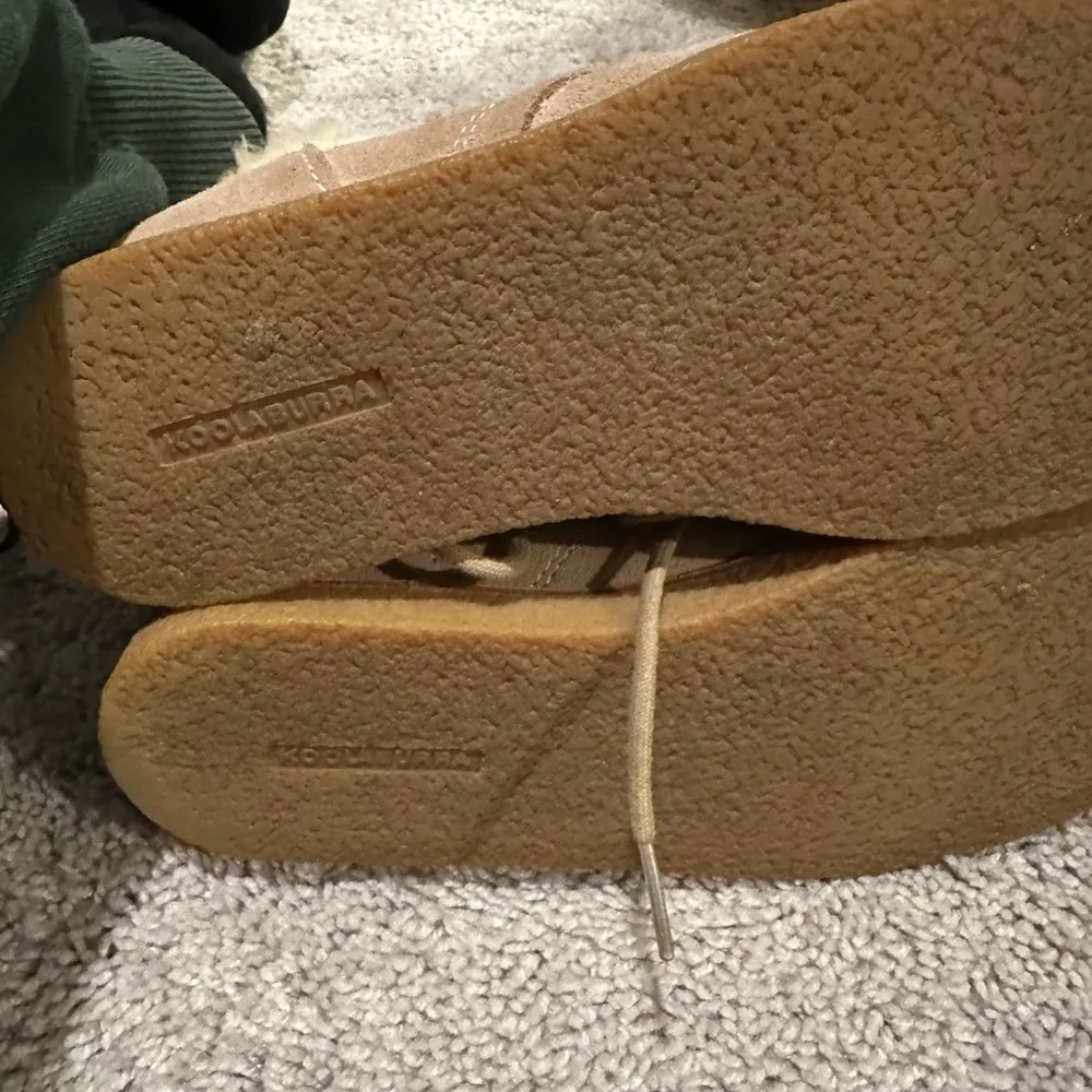 KOOLABURA fuzzy boots Size 7 - Image 3