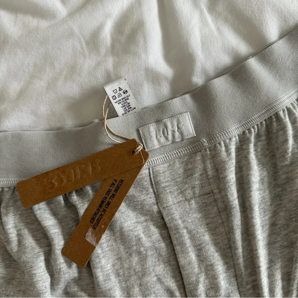 SKIMS  Boyfriend Loose Boxer Light Heather Grey - Image 3